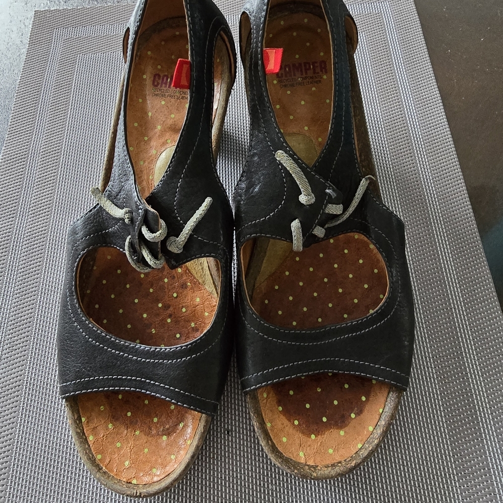 Camper Women's Black Leather Sandals EUC